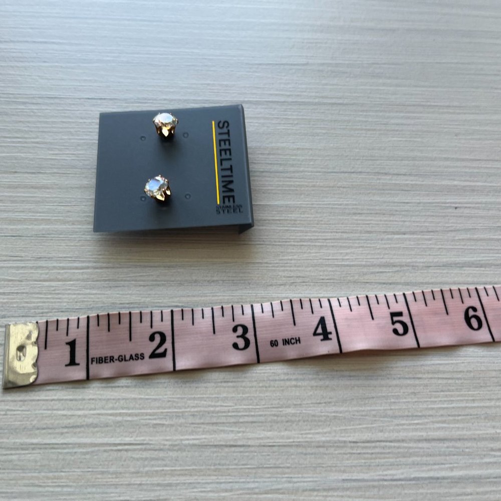 Crystal studs - Picture 10 of 11